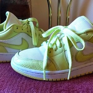Nike Jordan 1 Low Limelight